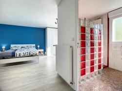 GUILERS : propriété avec maison 7 pièces et grand terrain au calme