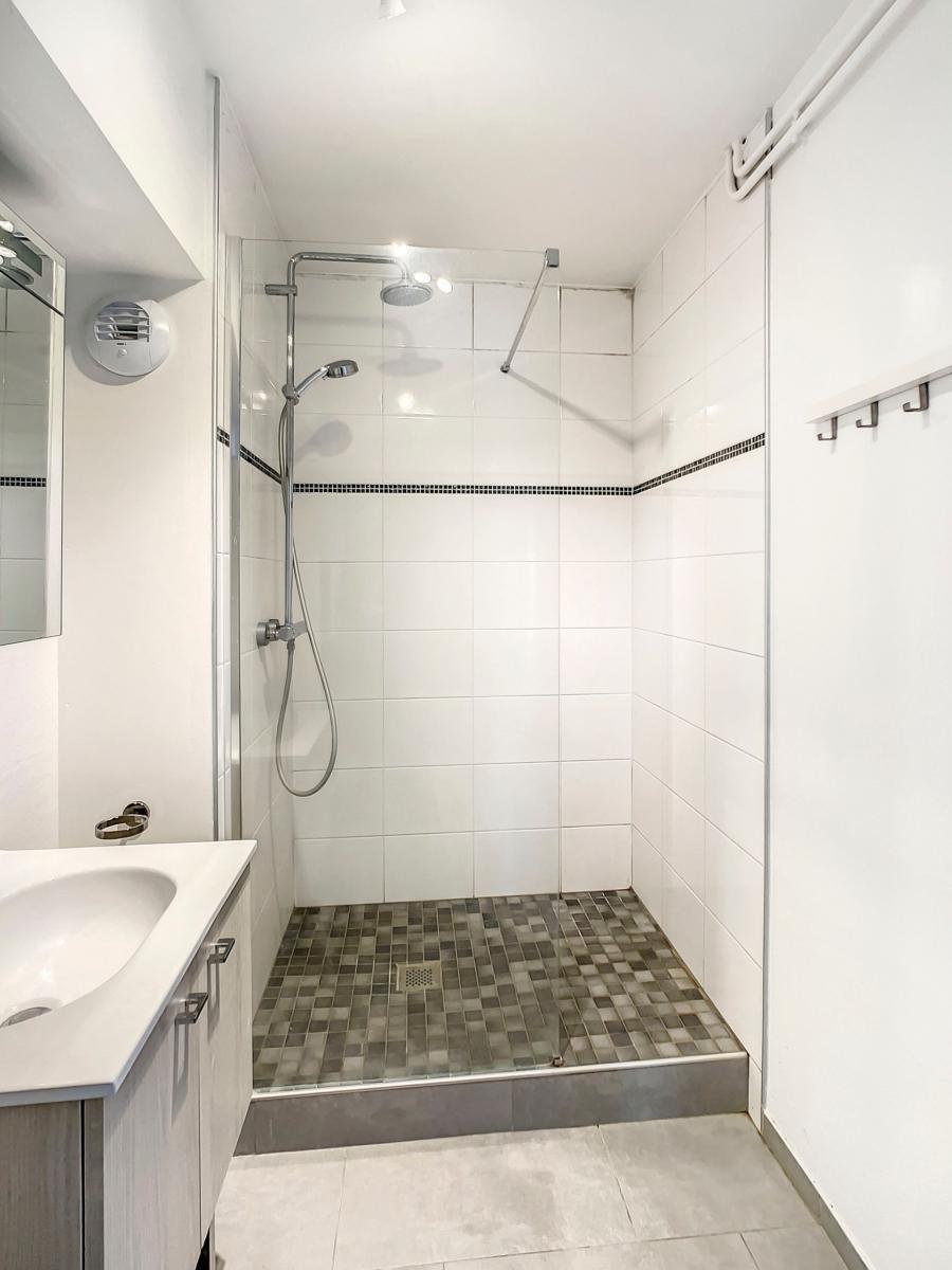 BEL APPARTEMENT T4 AVEC TRIPLE EXPOSITION ET GRAND BALCON