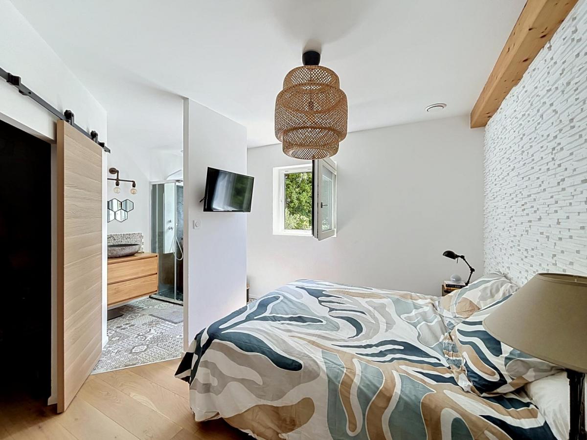 GUILERS : Maison aux lignes contemporaines de 2018 à tendance passive