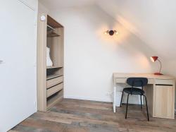 PONT-DE-BUIS : Agréable studio rénové en dernier étage