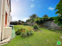 BREST : jolie propriété avec maison T6 non mitoyenne et jardin clos