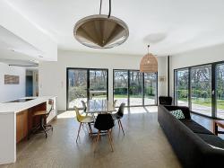 BREST RESTIC : Maison contemporaines aux tendances passives dans un environnement verdoyant