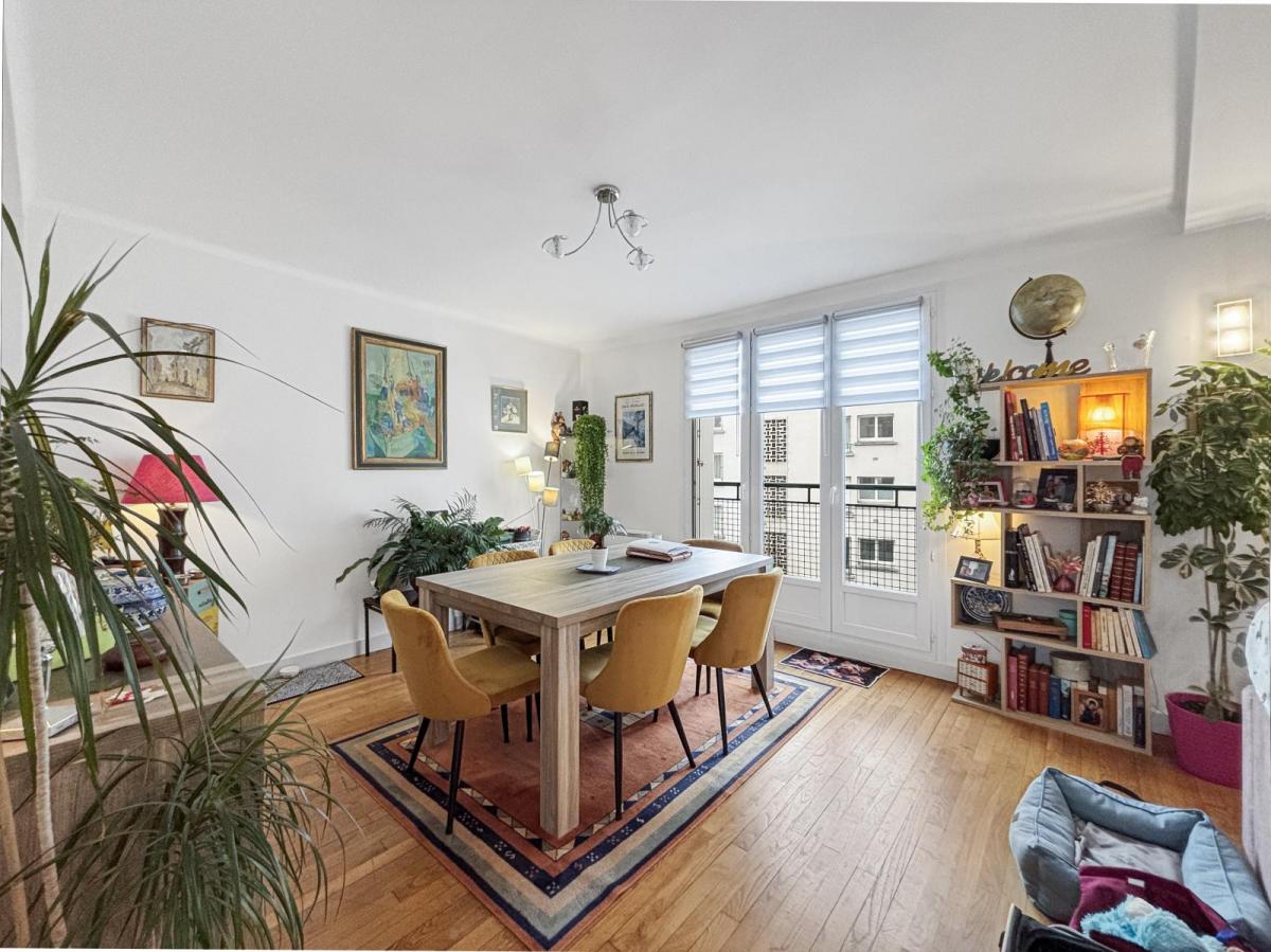 BREST HYPER CENTRE : CHARMANT APPARTEMENT T4 DE 84 m² AVEC PARKING DE COPROPRIÉTÉ