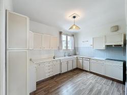 BREST KERICHEN : Bel appartement T5 de 98m2 au dernier étage avec parking privé