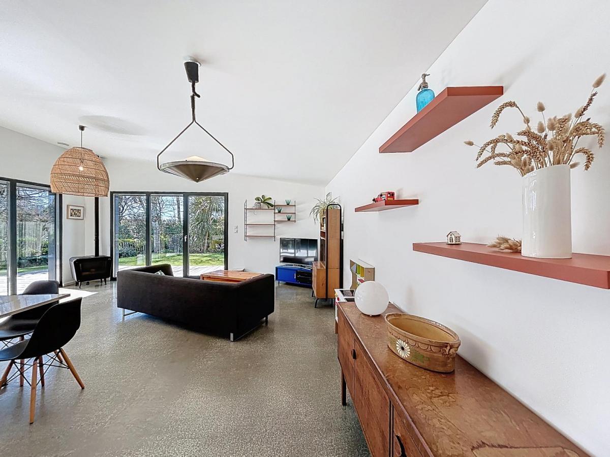 BREST RESTIC : Maison contemporaines aux tendances passives dans un environnement verdoyant