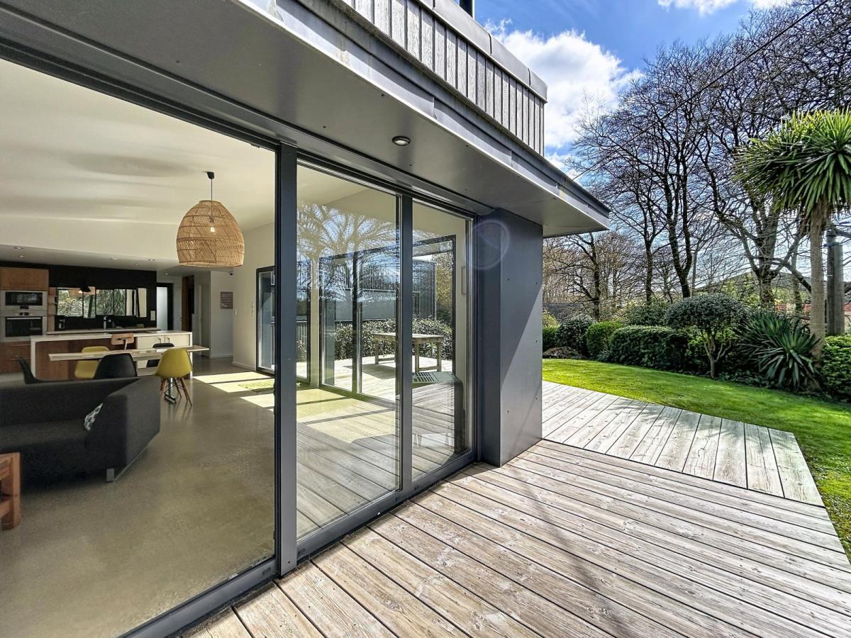 BREST RESTIC : Maison contemporaines aux tendances passives dans un environnement verdoyant