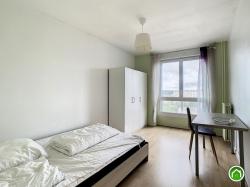 BREST : Bel appartement de 98m² avec 4 chambres, balcon et place de parking 