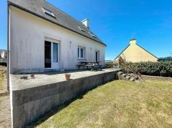 PLOUDALMEZEAU : Proche plages, jolie maison traditionnelle de 107m2 édifiée sur sous sol complet