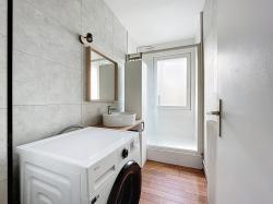 PENFELD : agréable et lumineux appartement deux chambres et balcon