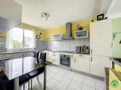 BREST : jolie propriété avec maison T6 non mitoyenne et jardin clos