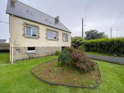 PLOUDALMEZEAU : BELLE MAISON T7 SUR SOUS SOL COMPLET AVEC DOUBLE SÉJOUR, 5 CHAMBRES