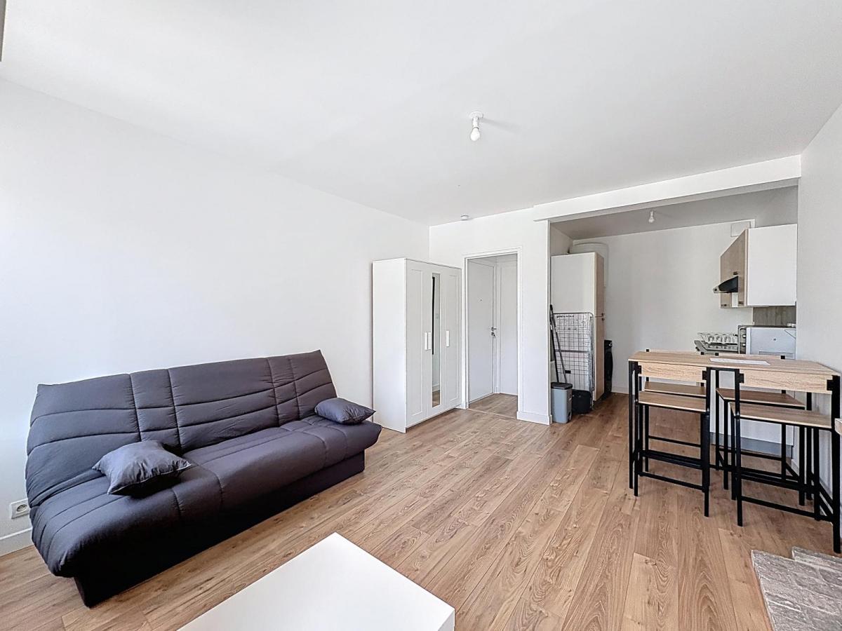 BREST: À LOUER CHARMANT STUDIO, MEUBLÉ DE 26m²