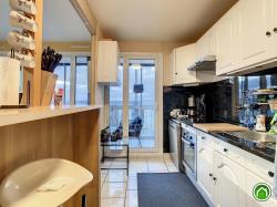 BREST BELLEVUE : Bel appartement de 100m² avec 4 chambres, balcon fermé et place de parking