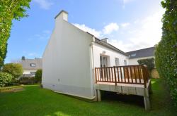 BREST : jolie propriété avec maison quatre chambres, sous-sol, terrasse et jardin clos