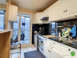 BREST BELLEVUE : Bel appartement de 100m² avec 4 chambres, balcon fermé et place de parking